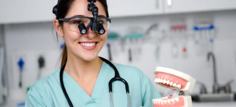 Dental Hygiene Scholarships 2026: Fully Funded Grants for RDH Students